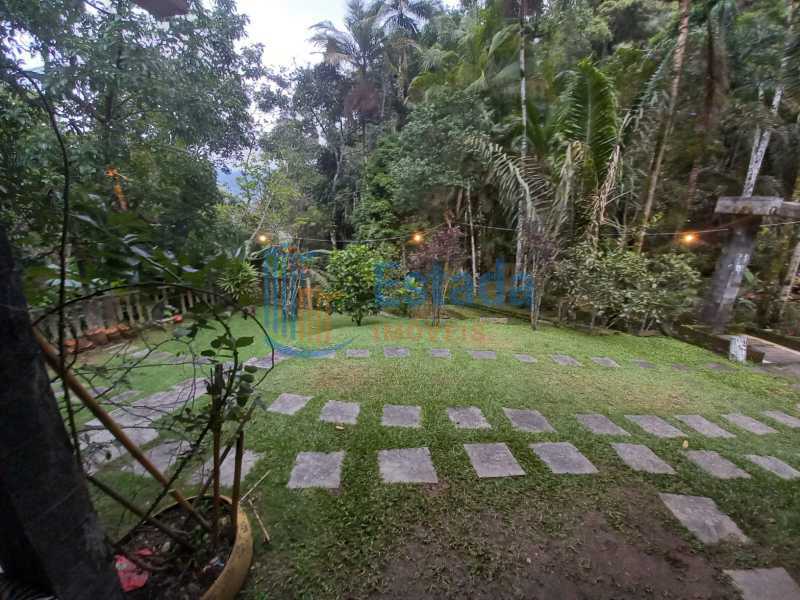 0325e779-15c8-4b90-b6a5-d4fe1b - 6