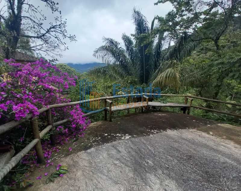 692d548b-bac4-4bfa-b2b8-8f3c65 - 5