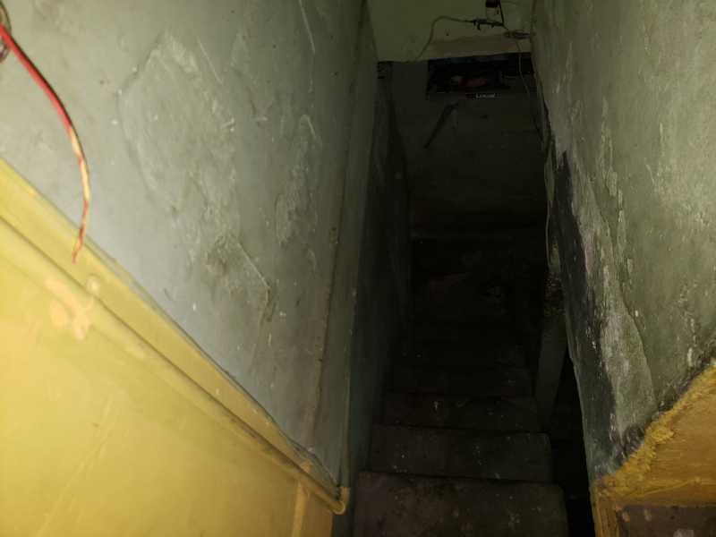 Conheça Acesso - Porão 1 do imóvel - Barro Vermelho - Rua Dr. Getulio Vargas - 15 Loja 01 - R$900,00 - CELJ00011 - 10 Acesso - Porão 1 - 10