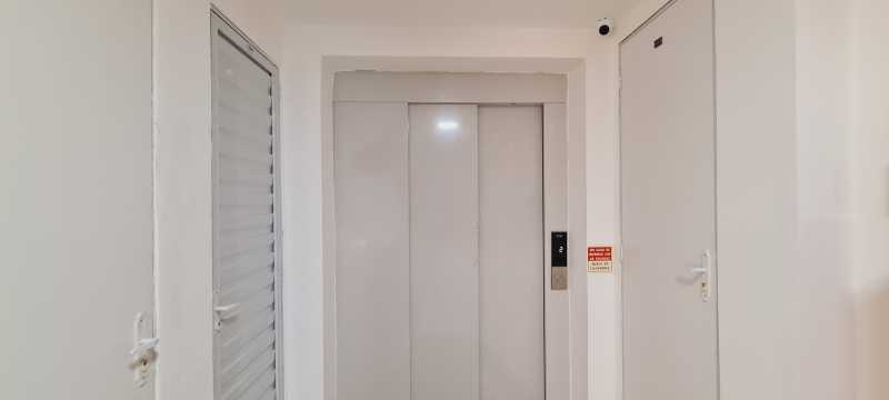 Foto 4 - Acesso em elevador - 4