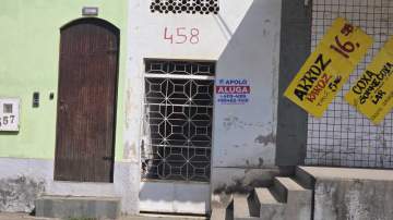 Antonina - Rua Paulo Freitas , 458 casa 01 - R900,00 - CECA20101