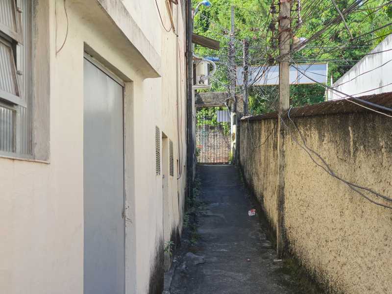 Conheça Corredde Acesso 2 do imóvel - Centro SG - Rua Aluisio Neiva, 305 C01 - 550,00 - CECA10028 - 10 Corredde Acesso 2 - 10