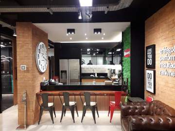 CASA COMERCIAL, 190 M2, MOBILIADA, METRÔ - WCCC00008