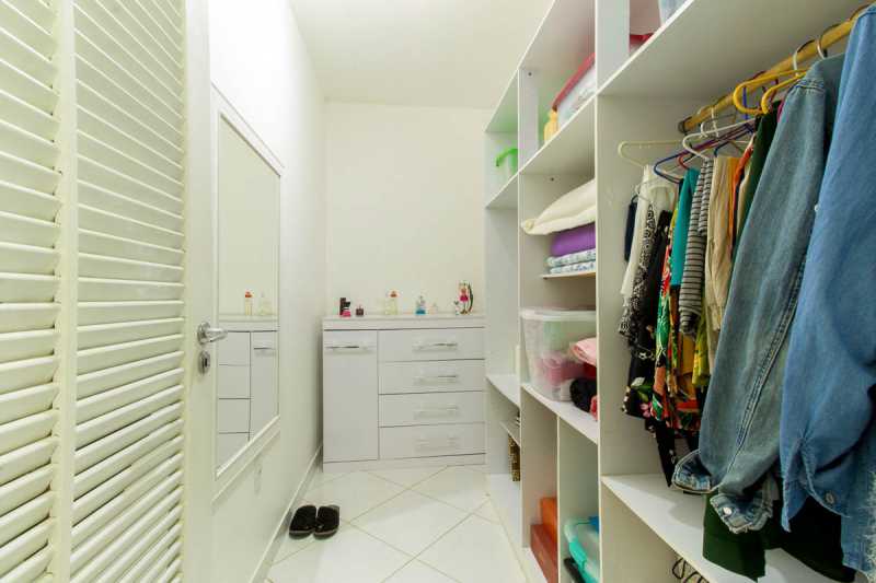Conheça 16. Closet da Suíte do imóvel - Terreno em Jacarepagua - REMF00002 - 15 16. Closet da Suíte - 15