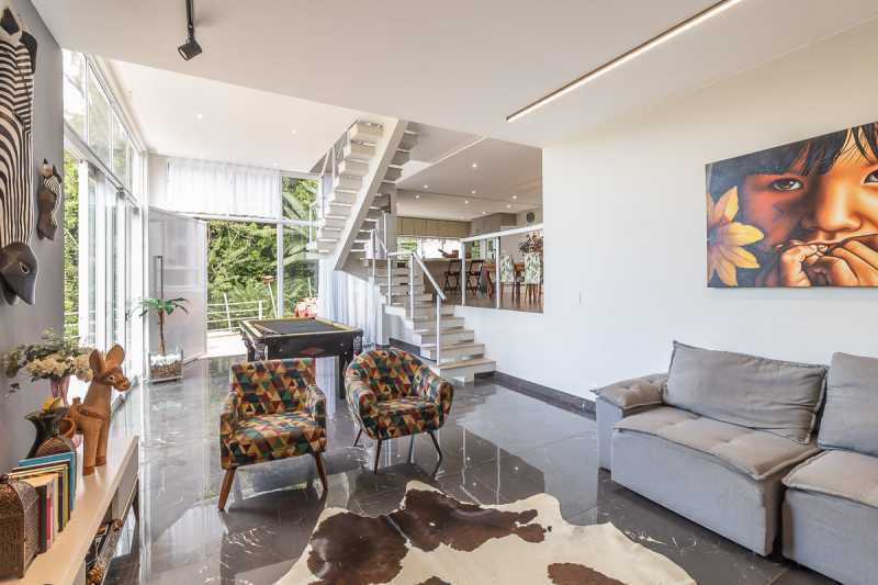 Conheça 01. Sala 4 do imóvel - Casa em Vargem Grande: Um paraiso na natureza - RECN30013 - 3 01. Sala 4 - 3