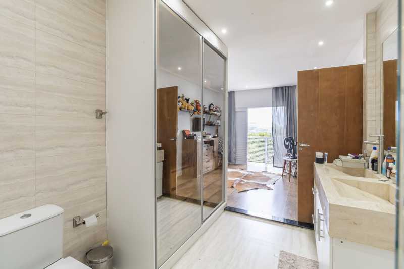 Conheça 06. Banheiro da Suíte 3 do imóvel - Casa em Vargem Grande: Um paraiso na natureza - RECN30013 - 12 06. Banheiro da Suíte 3 - 12