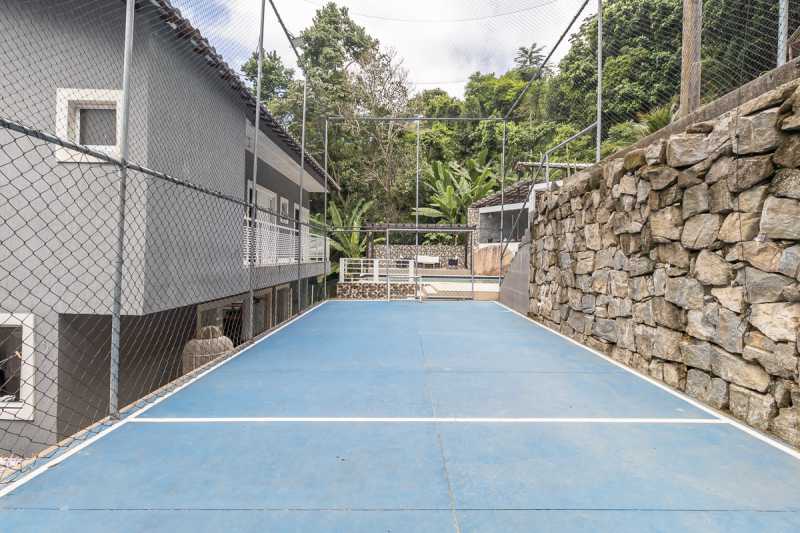 Conheça 12. Quadra 2 do imóvel - Casa em Vargem Grande: Um paraiso na natureza - RECN30013 - 28 12. Quadra 2 - 28