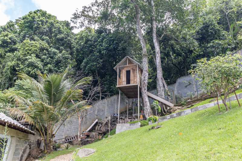 Conheça 14. Casa da árvore do imóvel - Casa em Vargem Grande: Um paraiso na natureza - RECN30013 - 30 14. Casa da árvore - 30