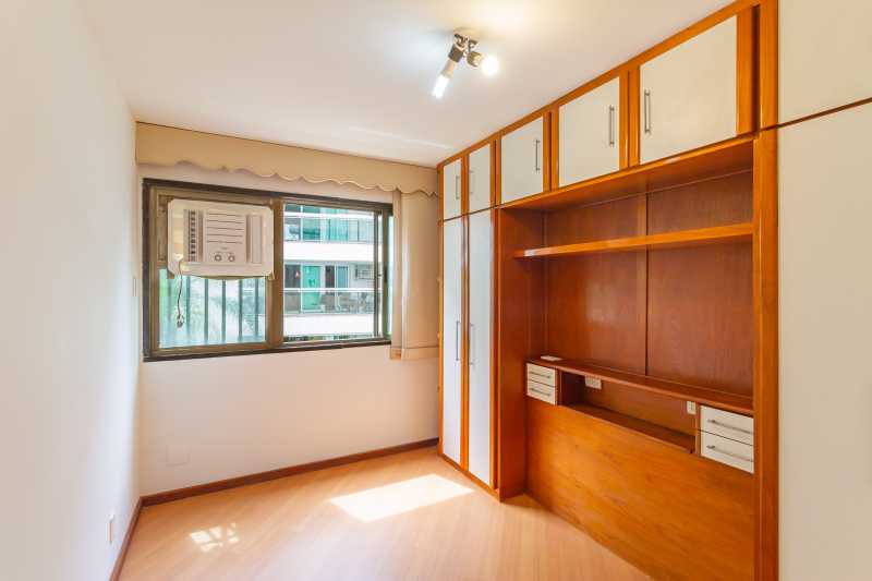 Conheça 05. Suíte 1 do imóvel - Apartamento no Jardim Oceanico - Esquina com a praia - REAP40036 - 10 05. Suíte 1 - 10