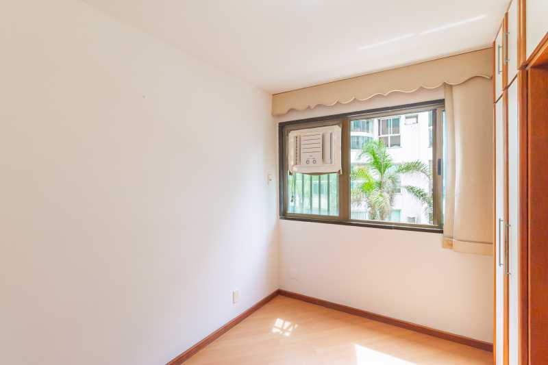 Conheça 05. Suíte 2 do imóvel - Apartamento no Jardim Oceanico - Esquina com a praia - REAP40036 - 11 05. Suíte 2 - 11