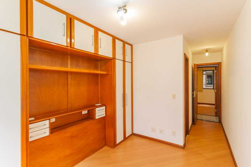 Conheça 05. Suíte 3 do imóvel - Apartamento no Jardim Oceanico - Esquina com a praia - REAP40036 - 12 05. Suíte 3 - 12