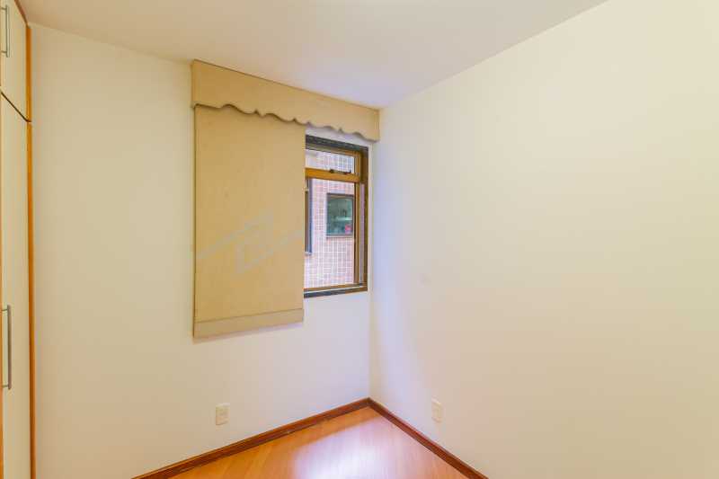 Conheça 06. Quarto 2 2 do imóvel - Apartamento no Jardim Oceanico - Esquina com a praia - REAP40036 - 16 06. Quarto 2 2 - 16