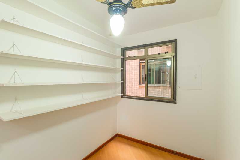 Conheça 07. Quarto 3 2 do imóvel - Apartamento no Jardim Oceanico - Esquina com a praia - REAP40036 - 19 07. Quarto 3 2 - 19