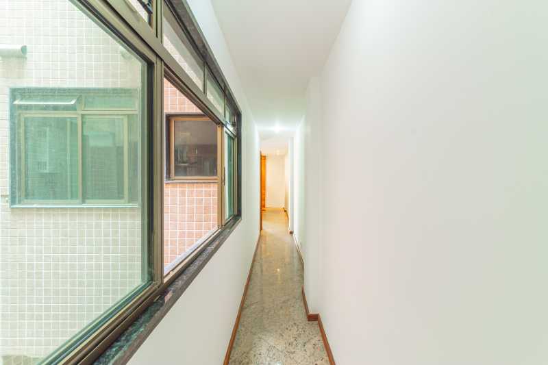 Conheça 08. Corred2 do imóvel - Apartamento no Jardim Oceanico - Esquina com a praia - REAP40036 - 21 08. Corred2 - 21