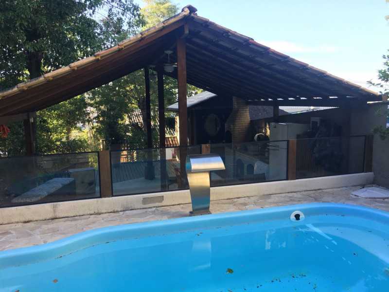 PISCINA COM DECK - 23