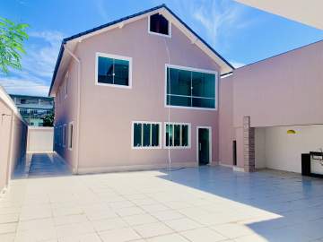 Casa moderna com 3 Suítes e apelo comercial - VVCA60009