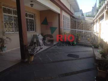 Casa de rua - Duplex com 2 Suítes / Bangu - Rua Júlio Cesar / Aceitando financiamento - VVCA20184