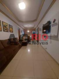 Ótima localização - CASA LINEAR - 3 QUARTOS - COLADO NO VALQUEIRE - VVCA30316