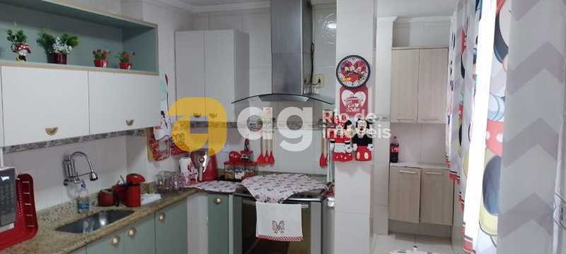 Conheça WhatsApp Image 2025-09-29 at 0 do imóvel - CASA MODERNIZADA COM PISCINA - ALTO PADRÃO - VVCA30340 - 22 WhatsApp Image 2025-09-29 at 0 - 22