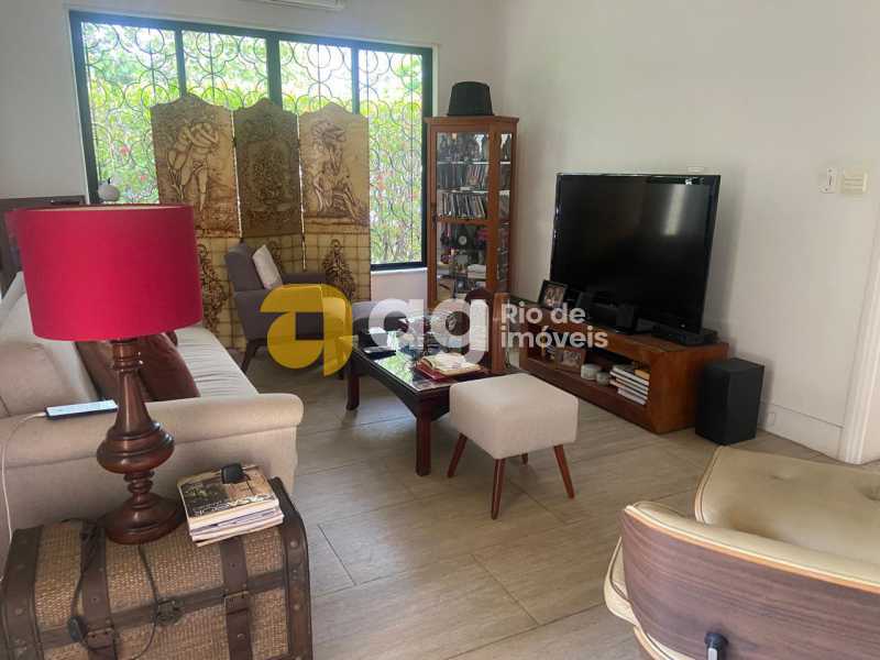 WhatsApp Image 2025-10-21 at 1 - 2