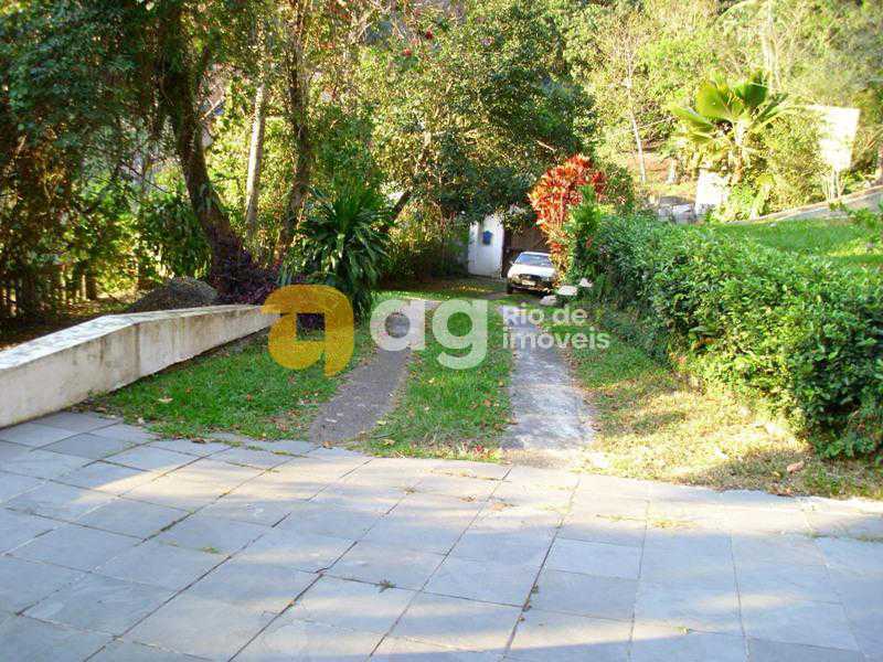 WhatsApp Image 2025-10-17 at 1 - 3