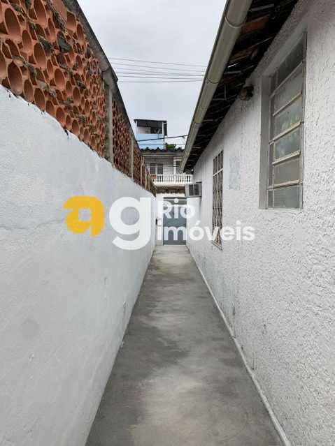 Conheça CORREDOR - CASA FUNDOS do imóvel - Casa à Venda em Realengo com 2 Casas no Mesmo Terreno - VVCA20273 - 17 CORREDOR - CASA FUNDOS - 17