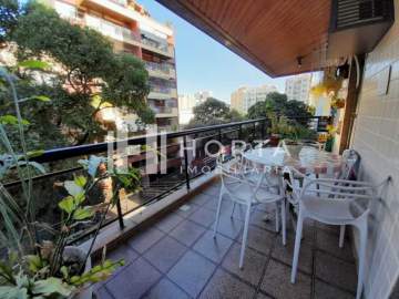 Ótima localização - Apartamento 3 quartos, com varanda e vaga na escritura. - CPAP32214