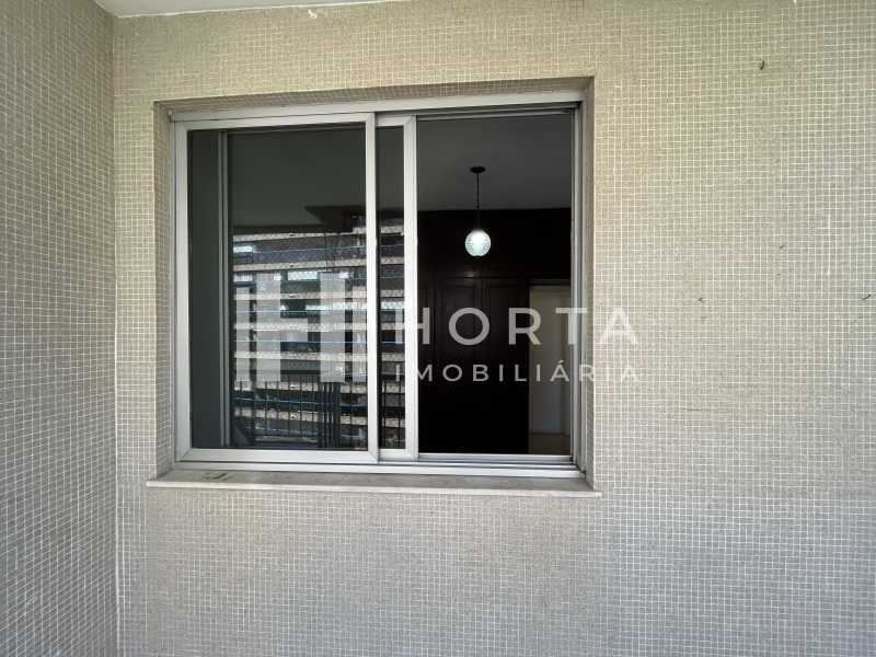 Conheça IMG_2651. do imóvel - Varanda em toda extensão do imóvel. Duas vagas de garagem. Prédio com piscina, sauna, playground e salão de festas. - CPAP21832 - 14 IMG_2651. - 14