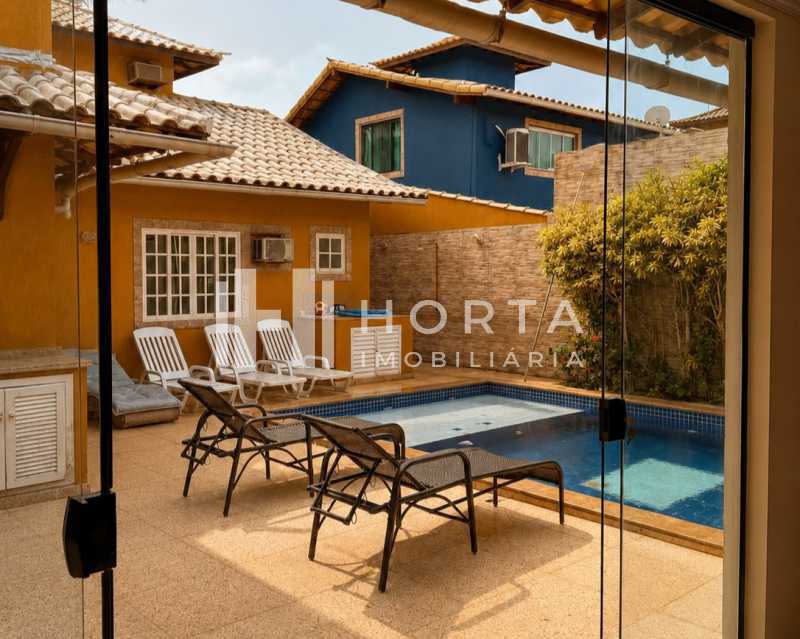 Conheça varanda e piscina. do imóvel - Búzios! Casa em condomínio c/ 5 suítes, sauna e piscina. - CPCN50002 - 22 varanda e piscina. - 22