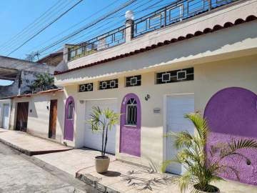 Ótima localização - Terreno amplo em Cosmorama, com 2 casas recém-reformadas para venda. - SICA40026