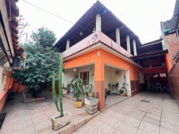 Ótima localização - Ótima casa com 3 quartos, sendo 1 suíte para venda - SICA30066