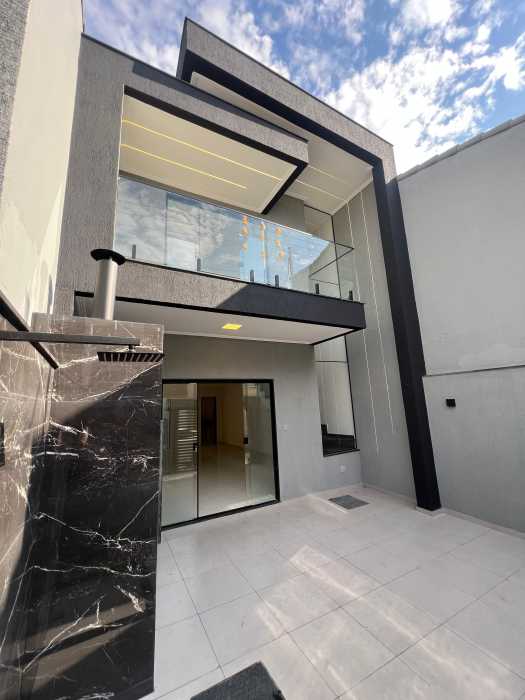 e8ad218d-6a37-46cb-a192-8db434 - 1