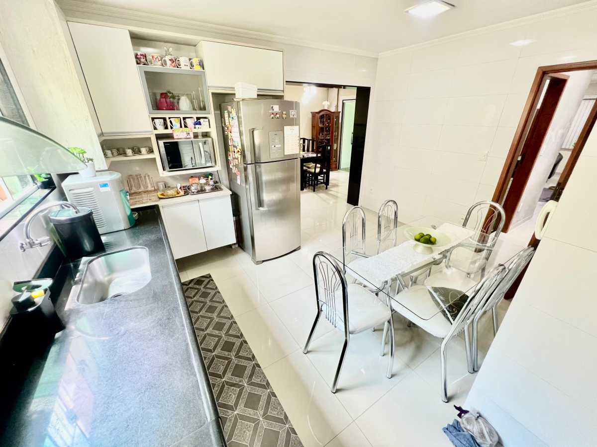 0be673cb-e1eb-4cc7-881a-0d7a0e - 10