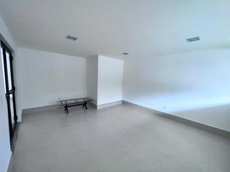 cec4b536-9435-4ad3-80f3-6da3dc - 22