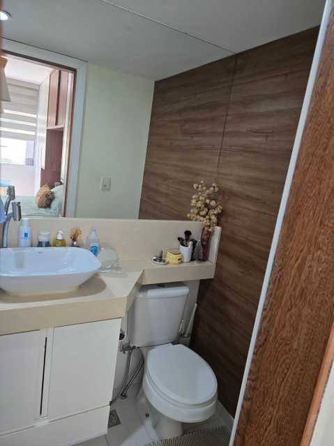 9b989c4c-0cdc-4d40-97ee-b5bb60 - 8