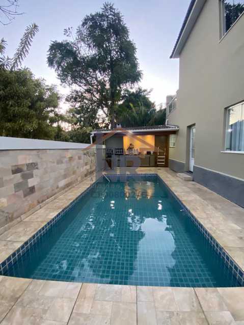 Conheça piscina do imóvel - Espetacular casa à venda no condomínio Suiça Carioca no Pechincha!!! - NR001082 - 1 piscina - 1