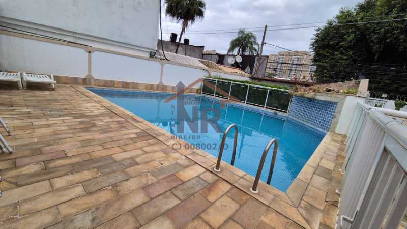 Conheça piscina do imóvel - CASA DUPLEX COM CHURRASQUEIRA NO TERRAÇO! CONDOMÍNIO COM PISCINA E CHURRASQUEIRA! - NR001251 - 20 piscina - 20