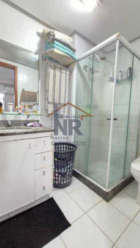 Conheça banheiro 01 do imóvel - CASA DUPLEX COM CHURRASQUEIRA NO TERRAÇO! CONDOMÍNIO COM PISCINA E CHURRASQUEIRA! - NR001251 - 15 banheiro 01 - 15