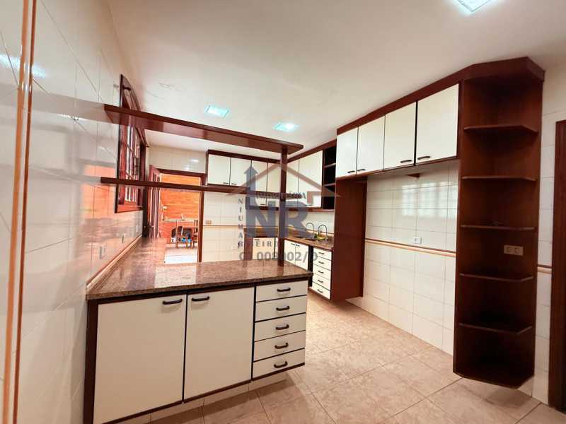 12027_G1763476858 - 7