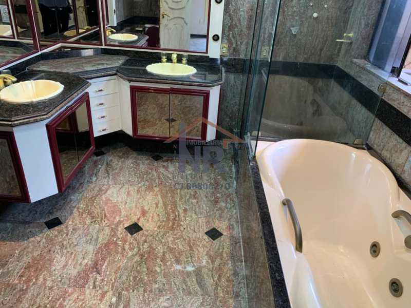 Conheça Banheiro da 1ª suíte. do imóvel - Casa 3 quartos à venda Anil, Rio de Janeiro - R$ 1.800.000 - NR00574 - 6 Banheiro da 1ª suíte. - 6
