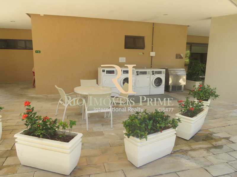 LAVANDERIA E MÁQ GELO - 11