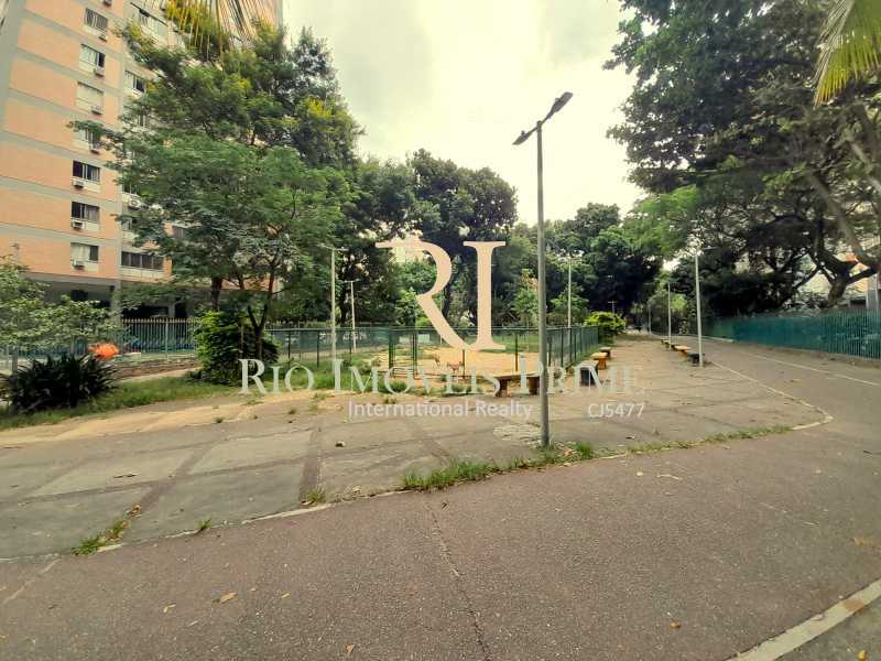ÁREA COMUM - 21