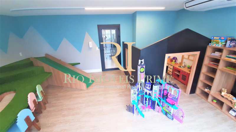 BRINQUEDOTECA - 12