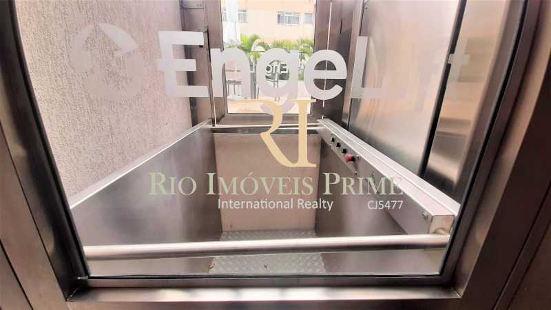 ELEVADOR PARA DEFICIENTES - 16