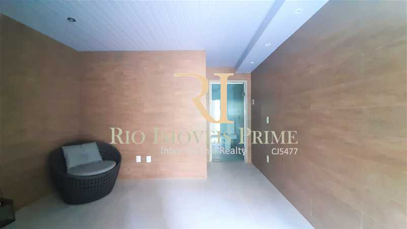 HALL ELEVADORES - 18