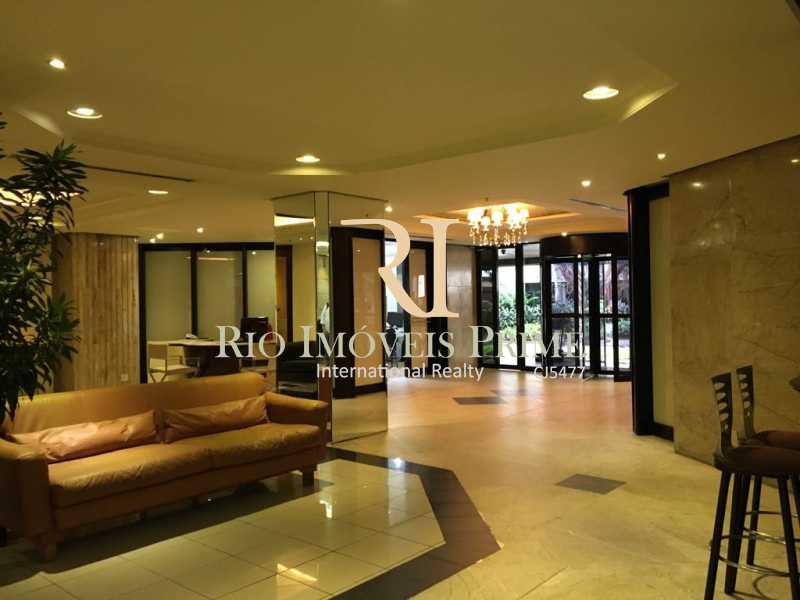 7 LOBBY. - 7