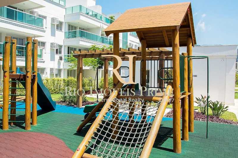 37 PLAYGROUND2 - 8