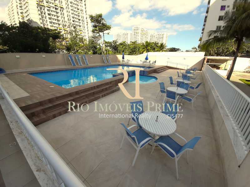 ÁREA DA PISCINA - 2