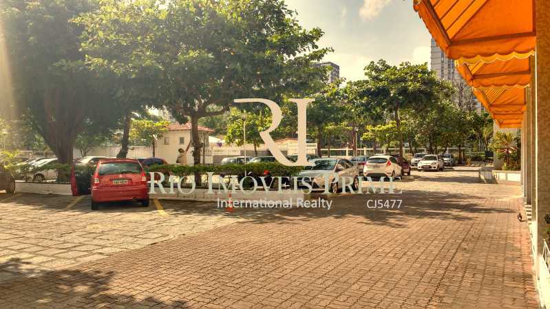 40 ESTACIONAMENTO - 10