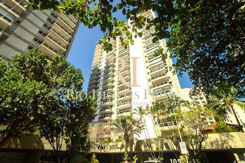 FACHADA - 13